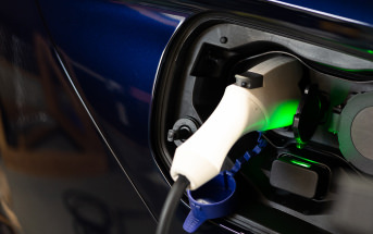 02 電気自動車の充電設備