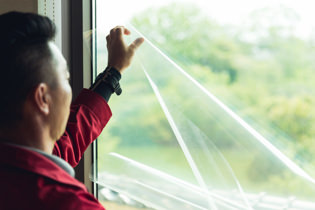 窓の断熱・遮熱フィルム